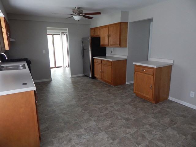 1424 N 14th St - Photo 3 of 11