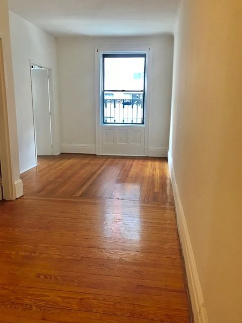 231 Lexington Ave - Photo 2 of 7