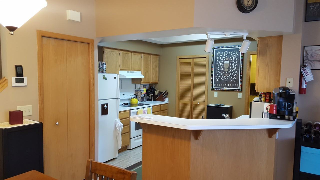 514 Lovell Ave W #2 - Photo 3 of 7