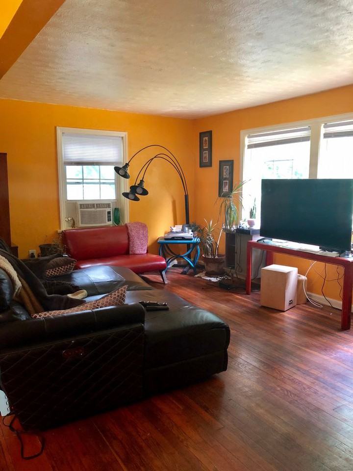 1514 Texas Ave - Photo 3 of 10