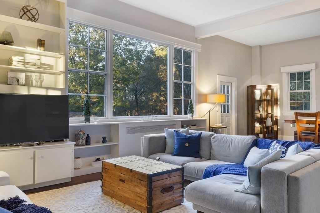 10 Hillcrest Pkwy - Photo 2 of 26