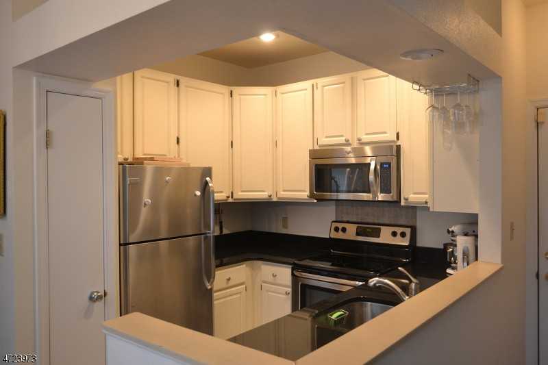 19 Mallard Ln - Photo 3 of 10