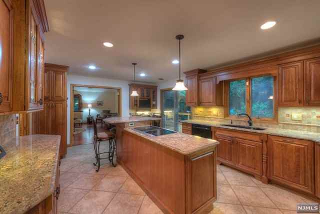 50 Cheshire Ln - Photo 3 of 25