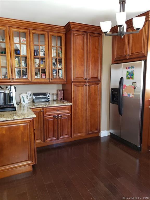 197 Alden Ave - Photo 2 of 16