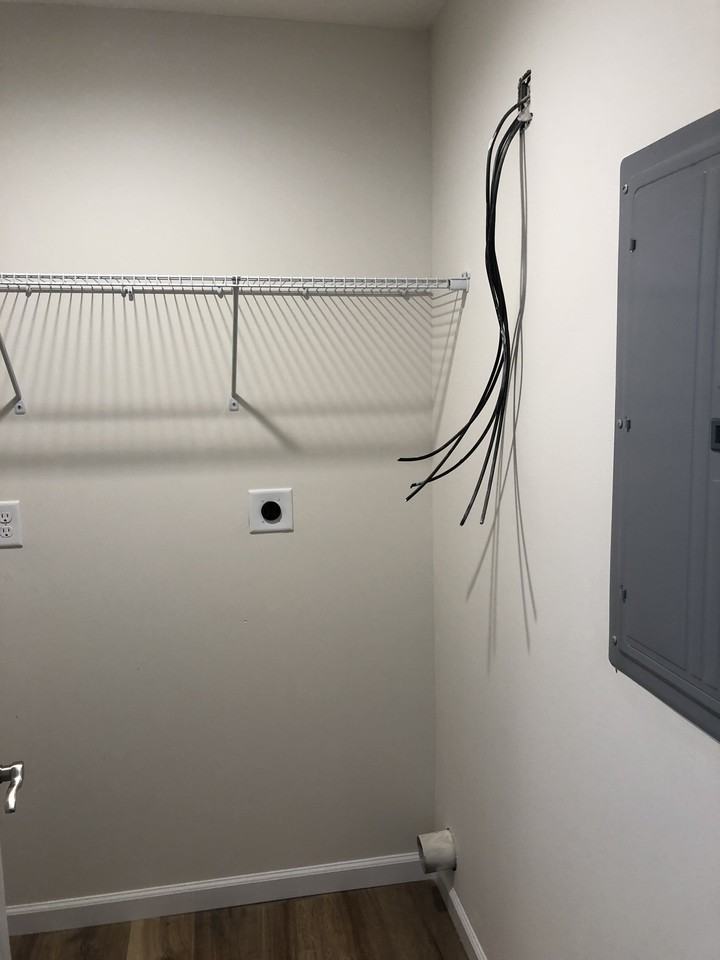 1223 Sparta Drive - Photo 4 of 18