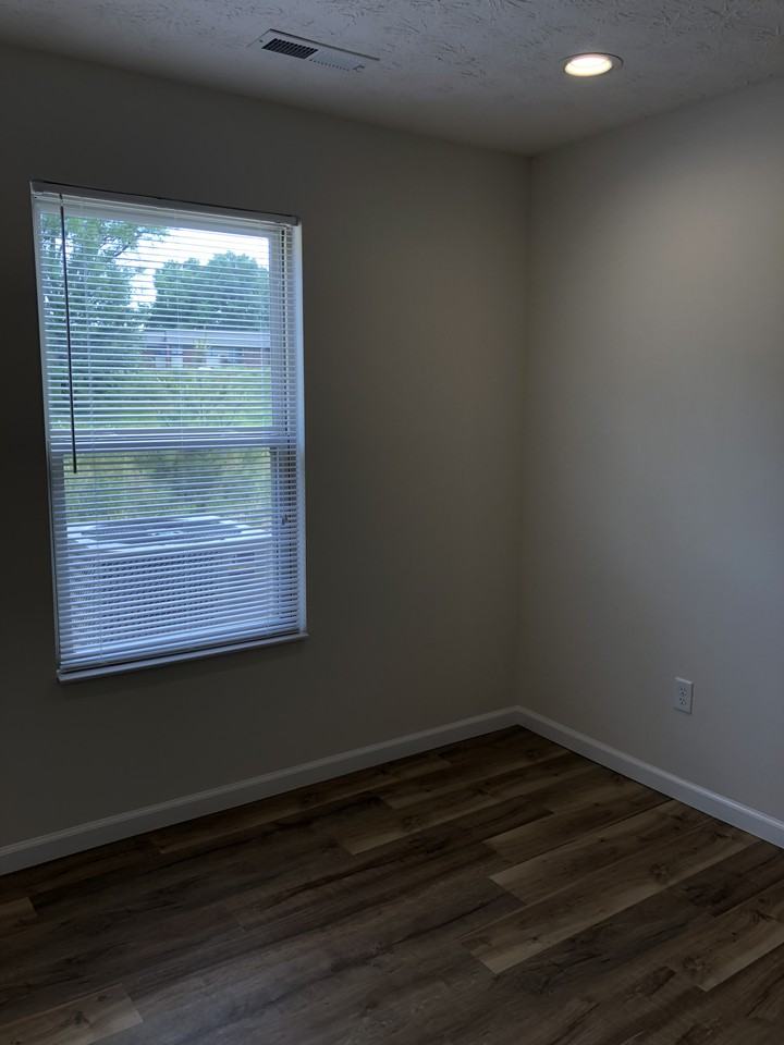 1223 Sparta Drive - Photo 5 of 18