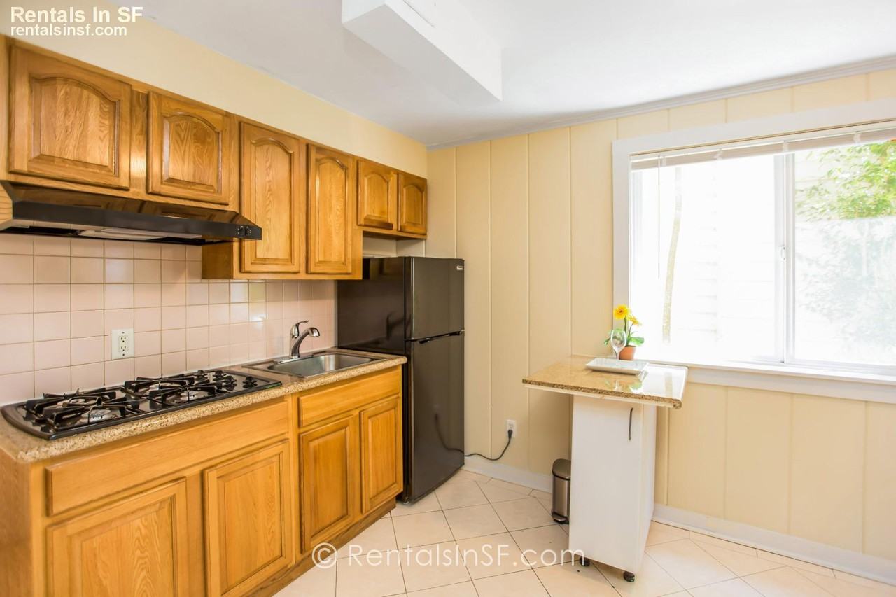 1907 16th Ave - Photo 2 of 9