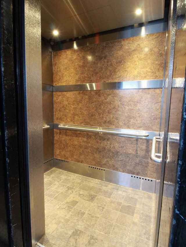 6000 Boulevard Cavendish - Photo 2 of 12