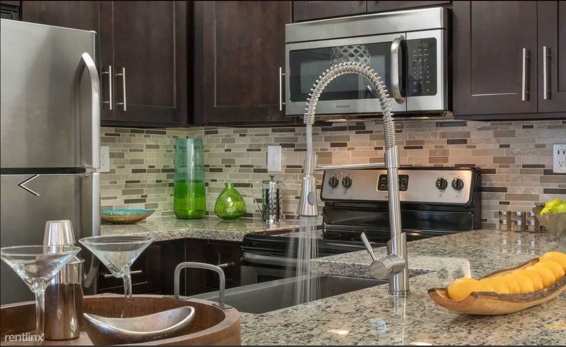 9930 Sheridan St - Photo 3 of 5