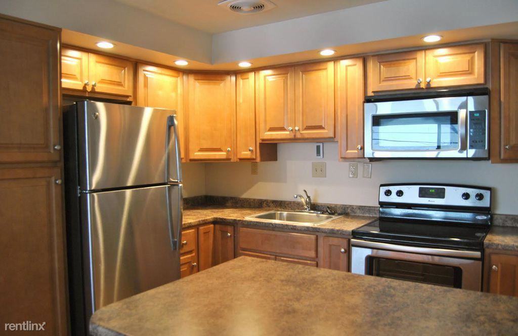 348 Station St #4 - Photo 2 of 6