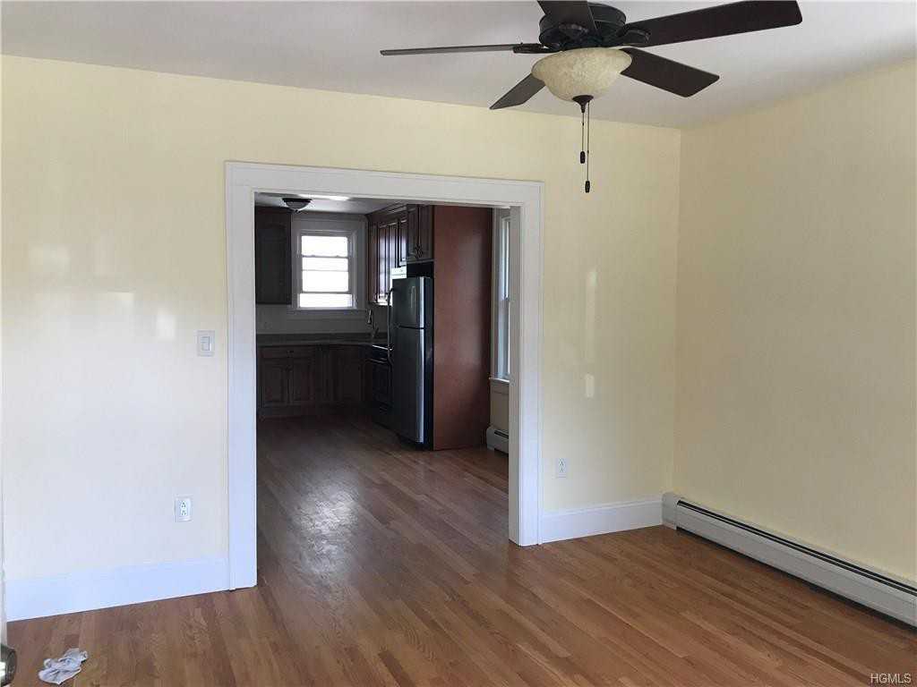 194 S Main St - Photo 2 of 8