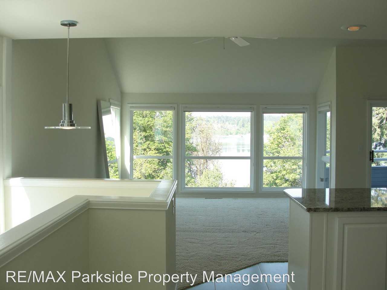 2027 Berry St NE - Photo 2 of 19