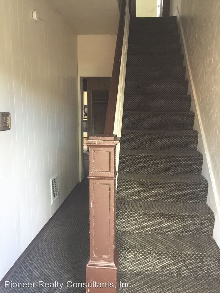 901 Wilhelm St - Photo 3 of 10