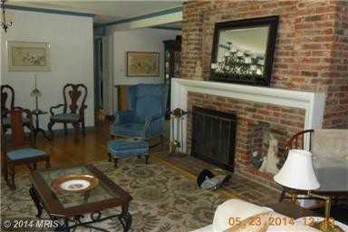 10740 Kinloch Rd - Photo 3 of 4