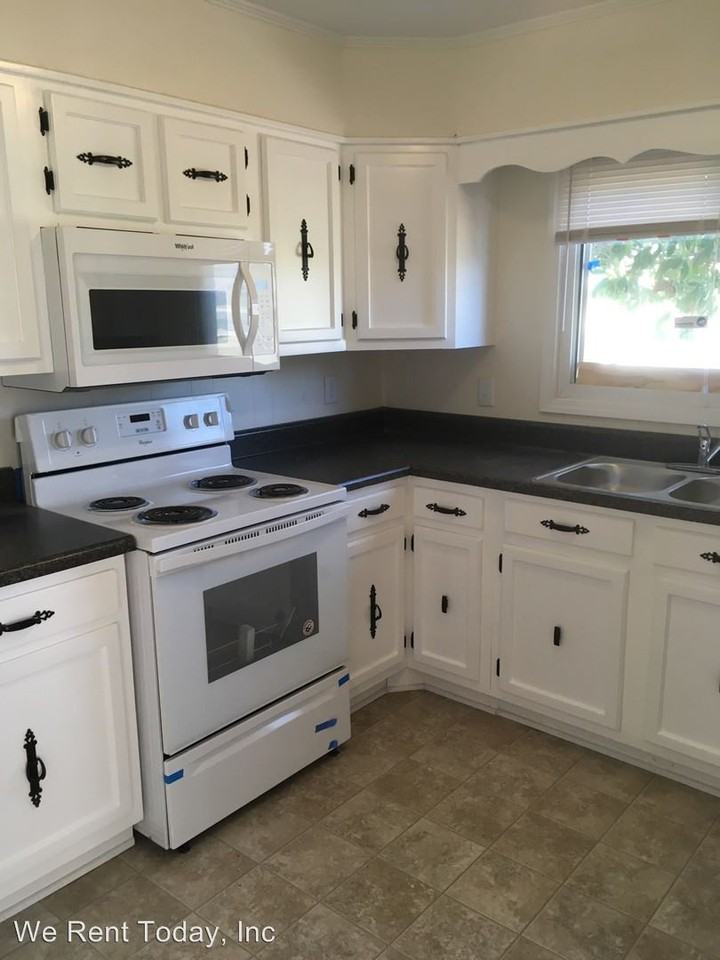 2020 Willow Rd - Photo 2 of 5