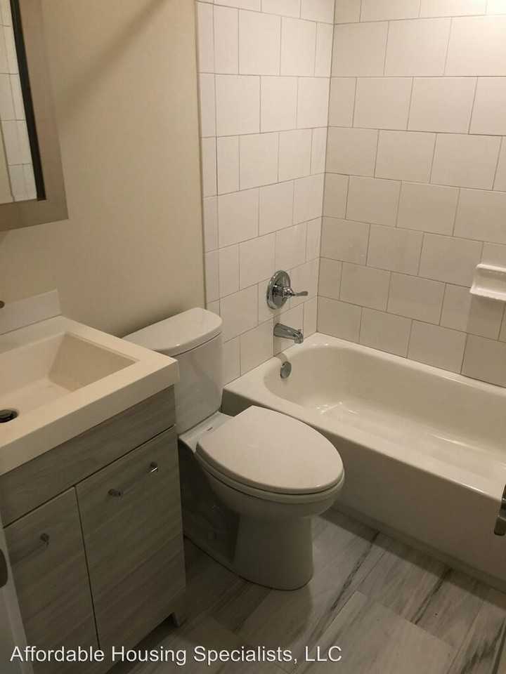 900 5th ST NE - Photo 3 of 9