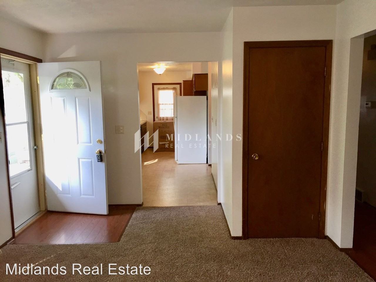 8210 Wildewood Dr - Photo 2 of 9