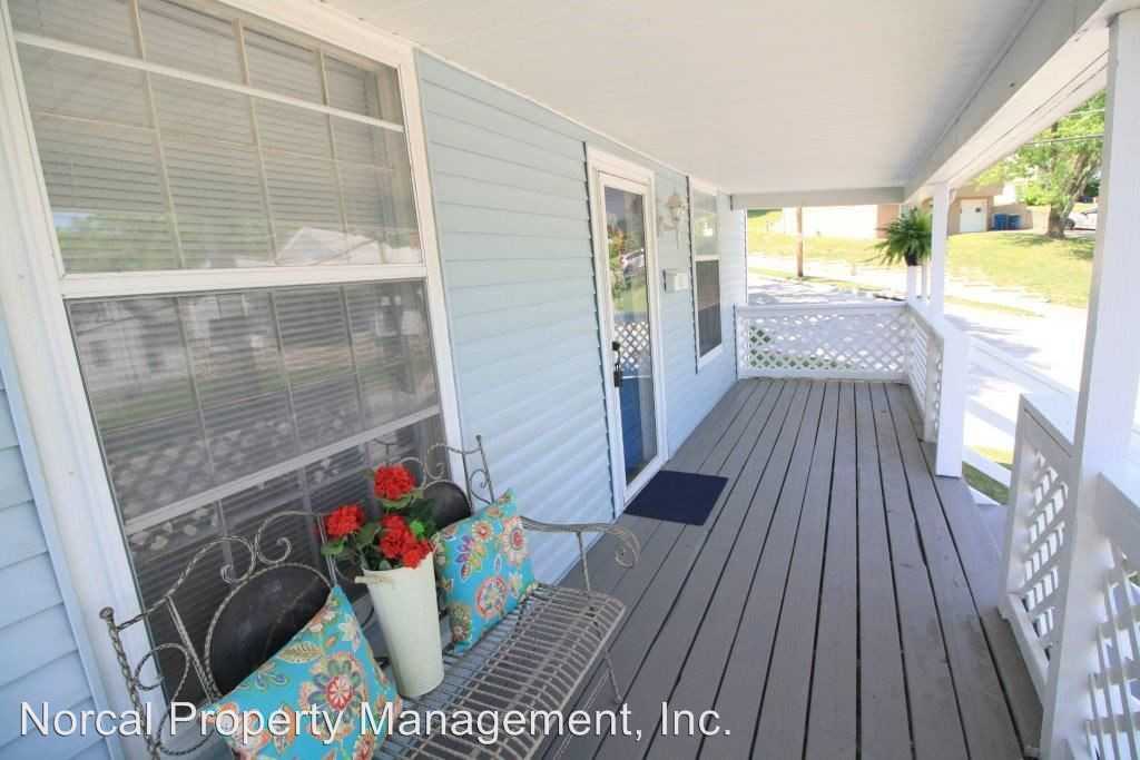 102 Myrtle Ave - Photo 3 of 19