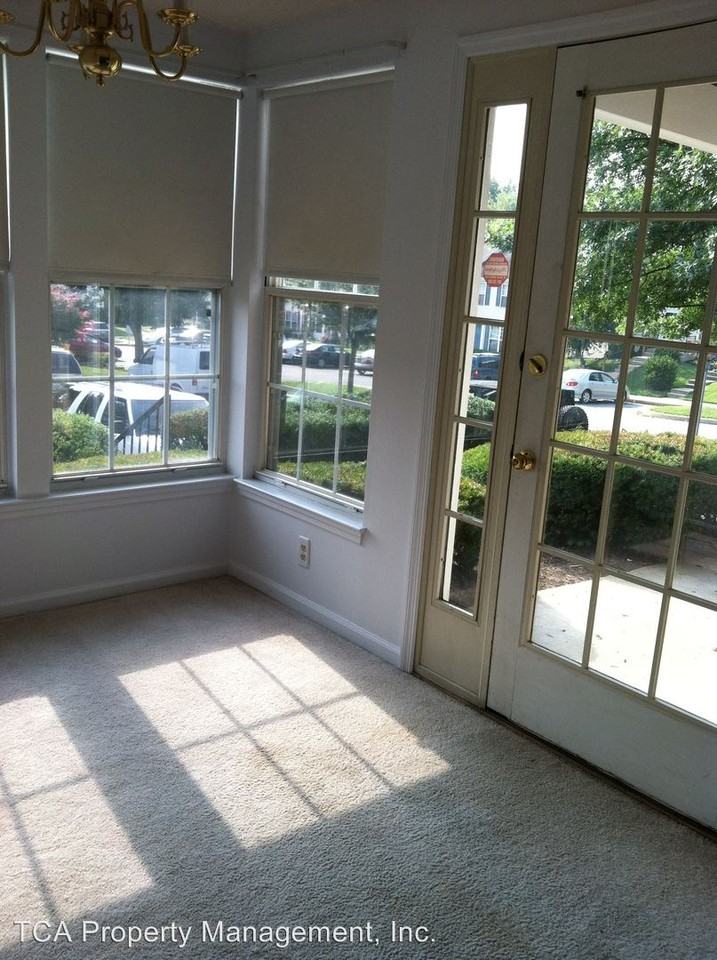 1400 Golden Rod Ct - Photo 2 of 9