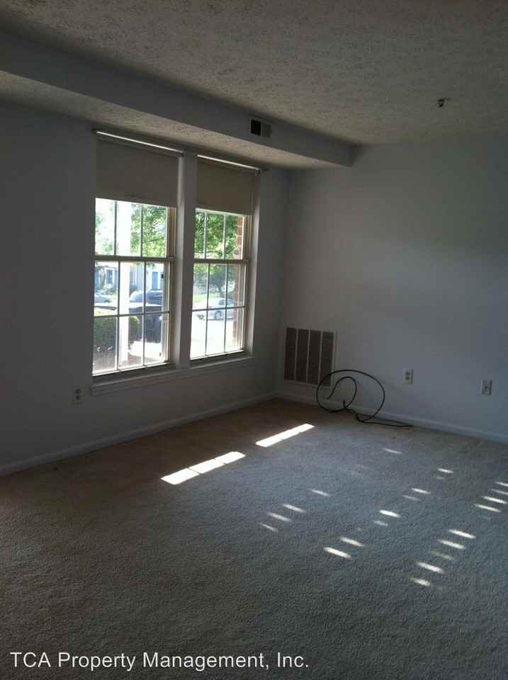 1400 Golden Rod Ct - Photo 3 of 9