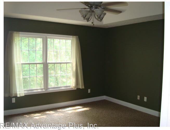 310 Catbird Ln - Photo 3 of 6