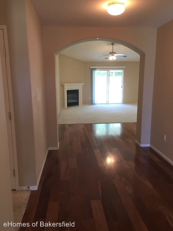 10910 Cactus Valley Dr - Photo 3 of 24