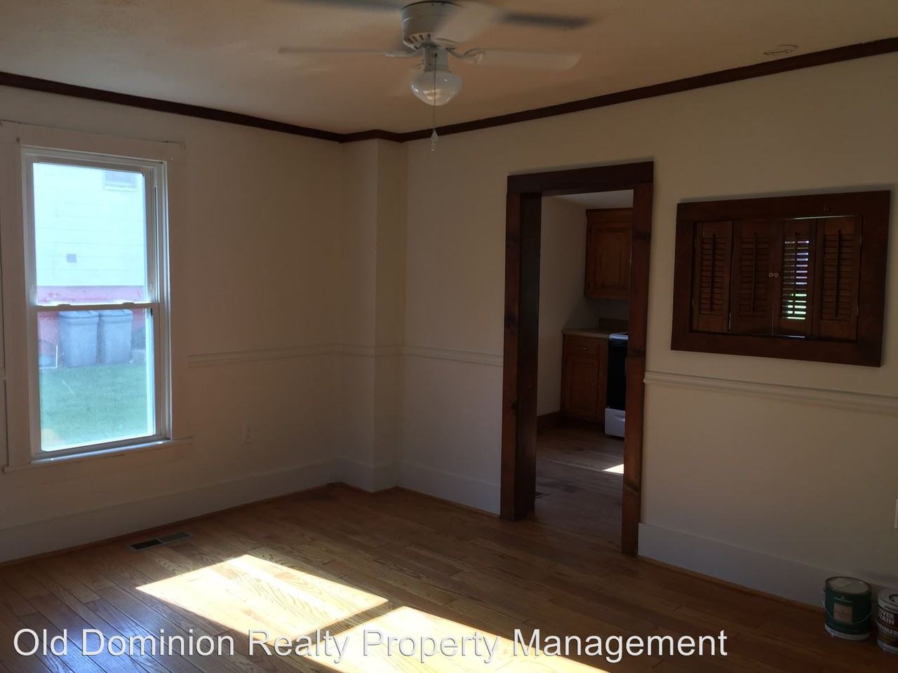 320 Mill St - Photo 3 of 7