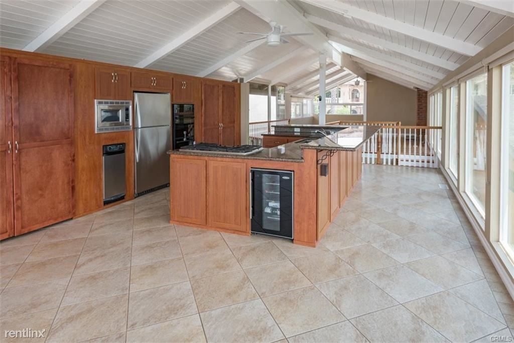 217 N Dianthus St - Photo 2 of 31