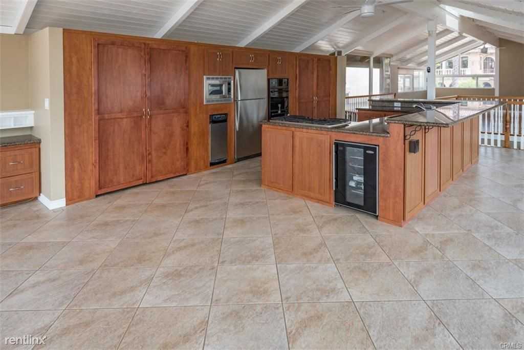 217 N Dianthus St - Photo 3 of 31