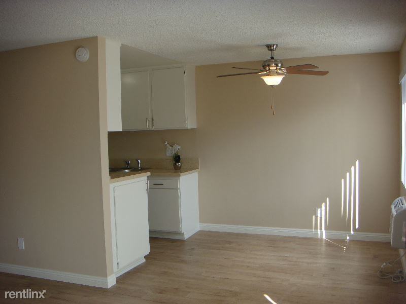 8211 San Angelo Dr - Photo 3 of 15