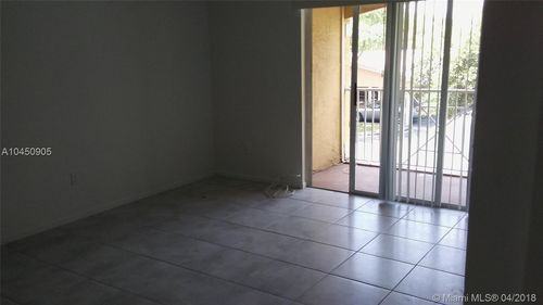 5520 NW 61st St - Photo 2 of 5