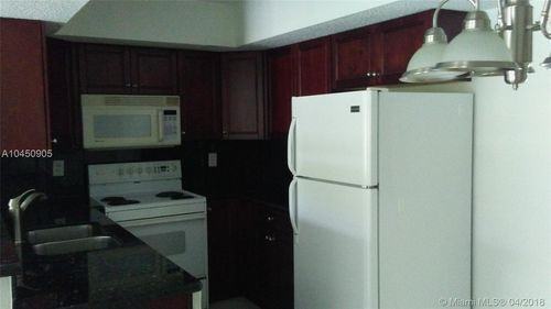 5520 NW 61st St - Photo 3 of 5