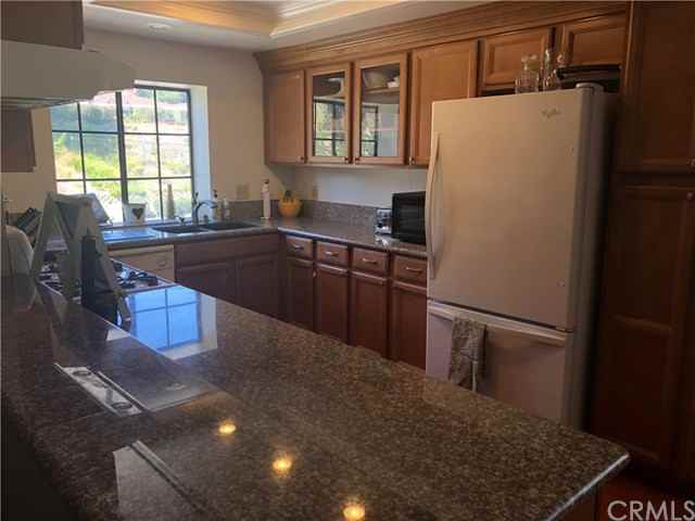 21616 Laurelrim Dr - Photo 3 of 18