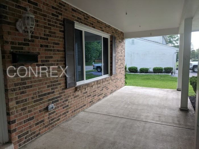 5620 Northford Rd - Photo 2 of 11