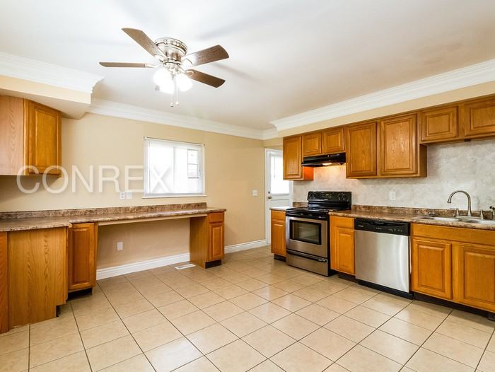 10767 Valiant Dr - Photo 3 of 8