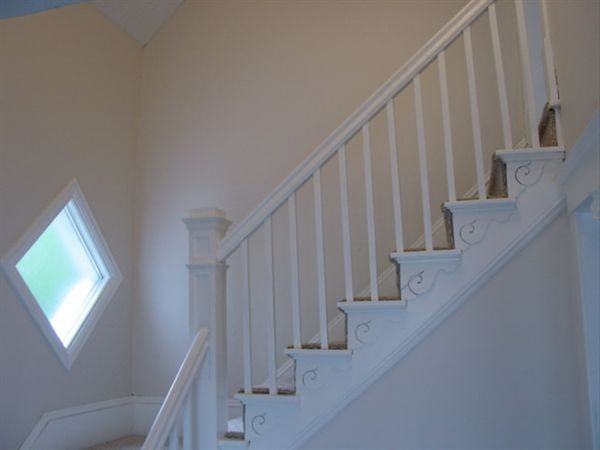 638 W Lincoln Ave - Photo 3 of 9