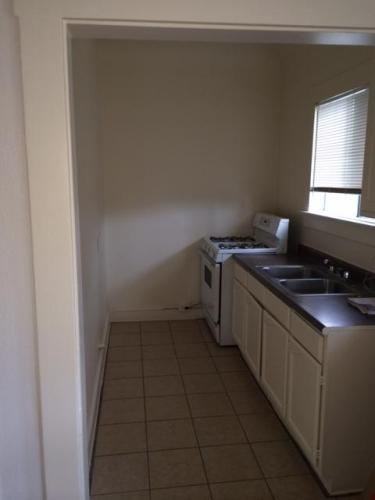 125 E 20th St - Photo 3 of 6