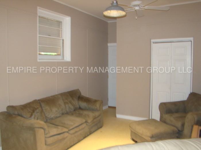 8 Delane Dr - Photo 3 of 15