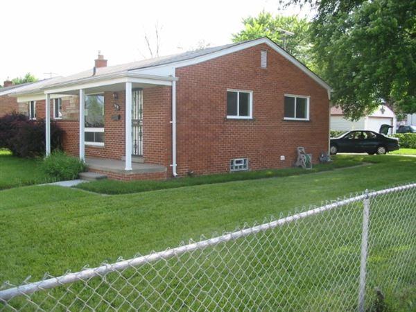 12121 Buffalo St - Photo 2 of 20