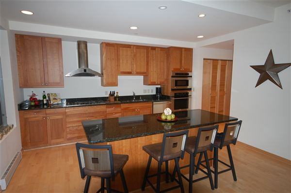Kilbourn Tower - Photo 2 of 7