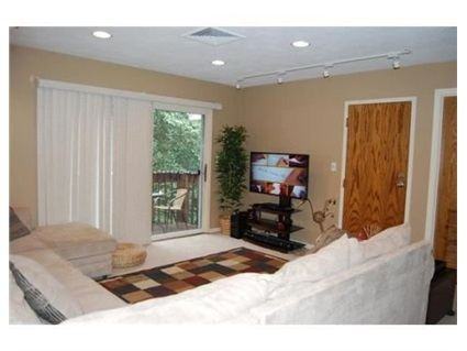 Sunderland Woods Condominiums Apartments 330 Sunderland Rd, Worcester