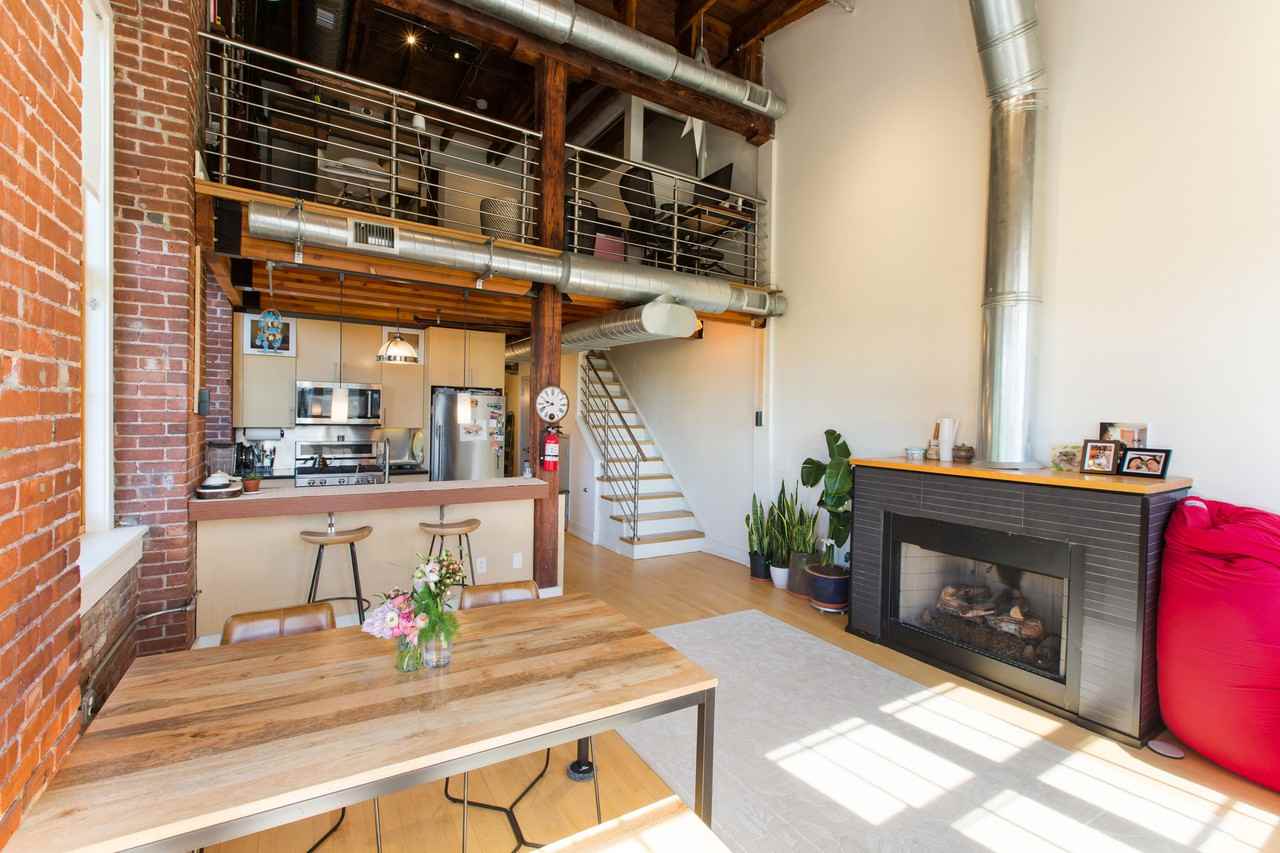 25 Clark St - Photo 3 of 27