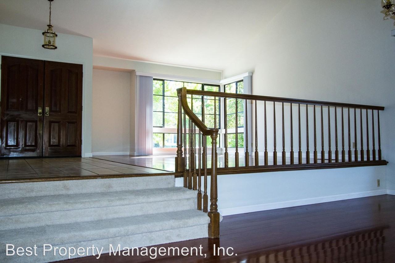 45764 Bridgeport Dr - Photo 2 of 25