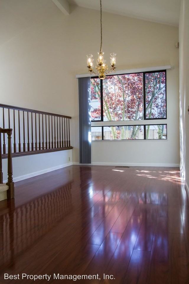 45764 Bridgeport Dr - Photo 3 of 25