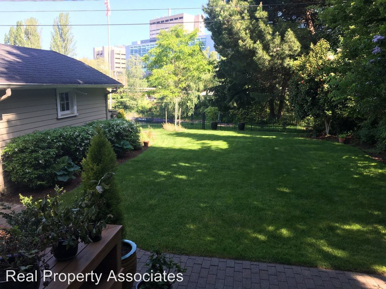 1852 E Shelby St - Photo 2 of 29