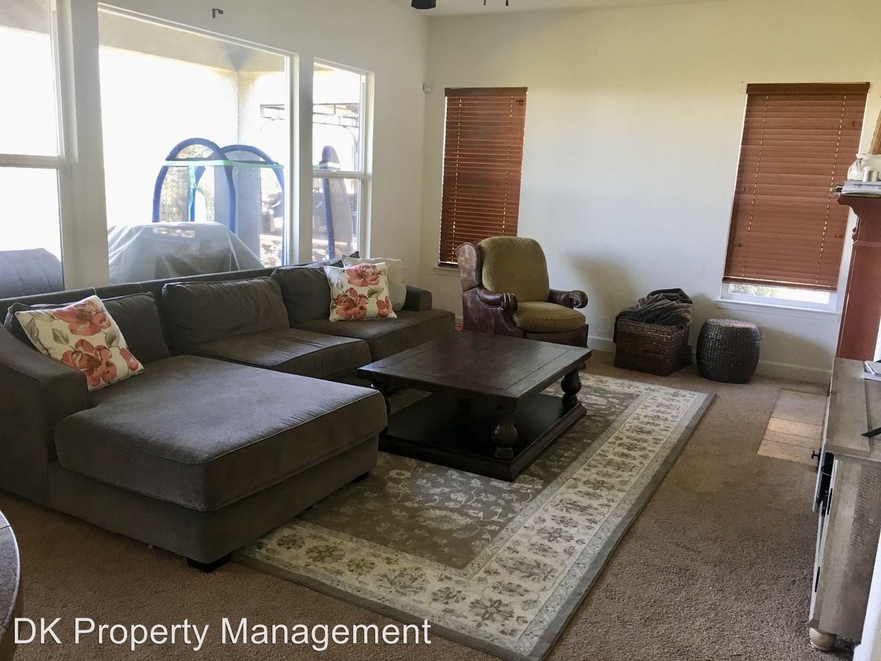 3200 Black Oak Dr - Photo 3 of 14