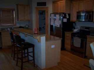 908 Emerson Ave N - Photo 2 of 7
