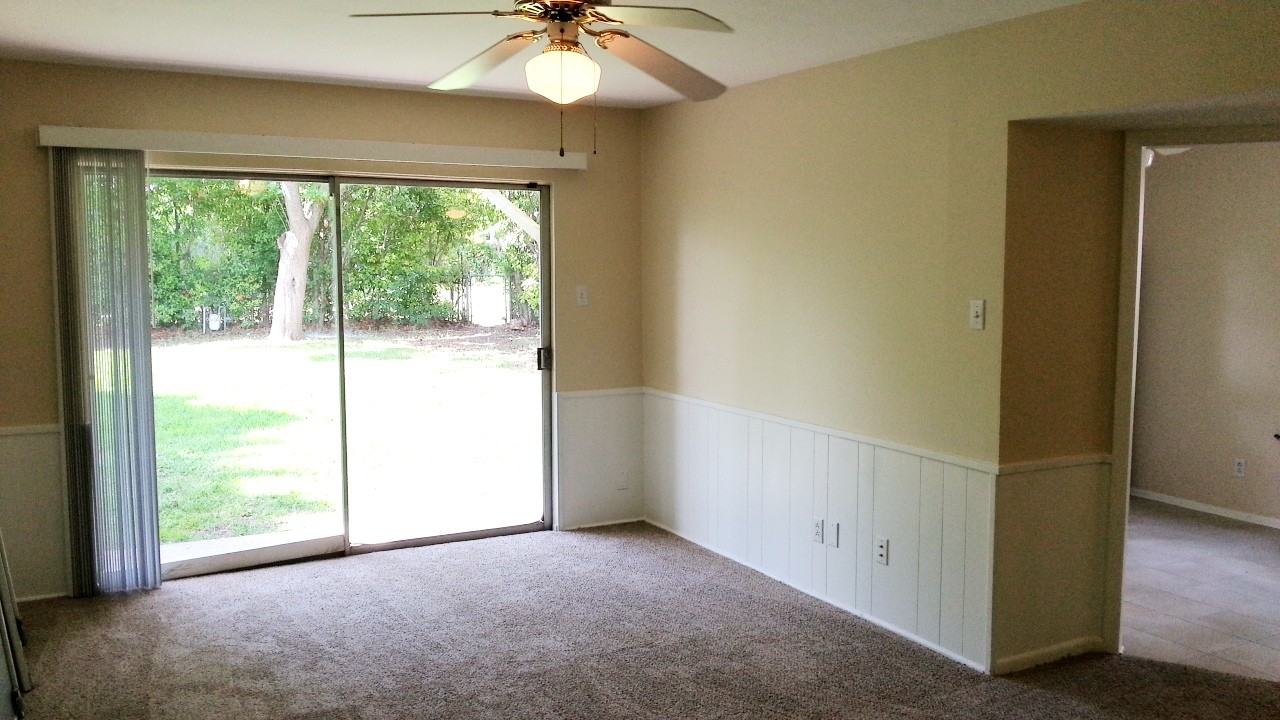 1313 Belaire Dr - Photo 3 of 9