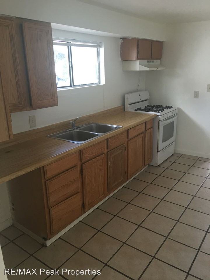 634 S O'Leary St - Photo 3 of 10