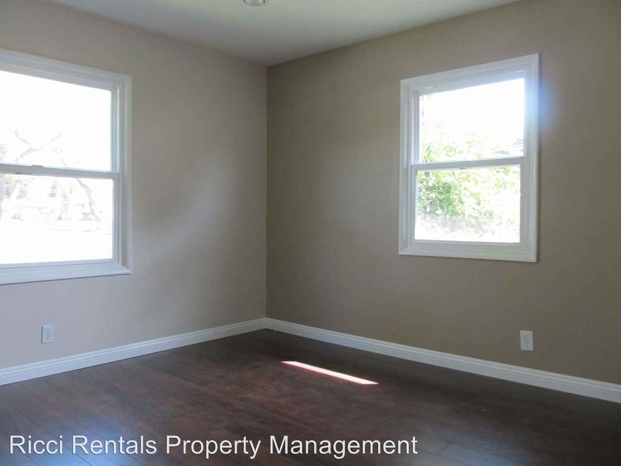 1026 W Park Ln - Photo 3 of 19